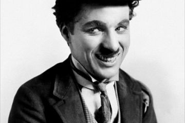 Charlie Chaplin in "The Tramp"